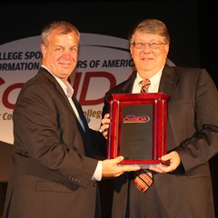 Tim Bourret (Clemson) accepted his CoSIDA Hall of Fame Award.